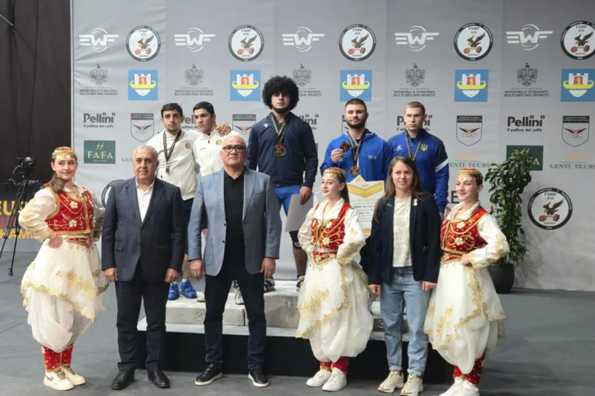 Ağırlıqqaldıranımız [[Avropa çempionatında]] rekorda imza atdı