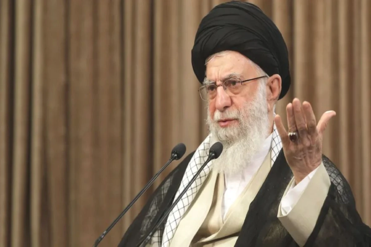 Xameneini tənqid edən gənc [[ölü tapıldı]]