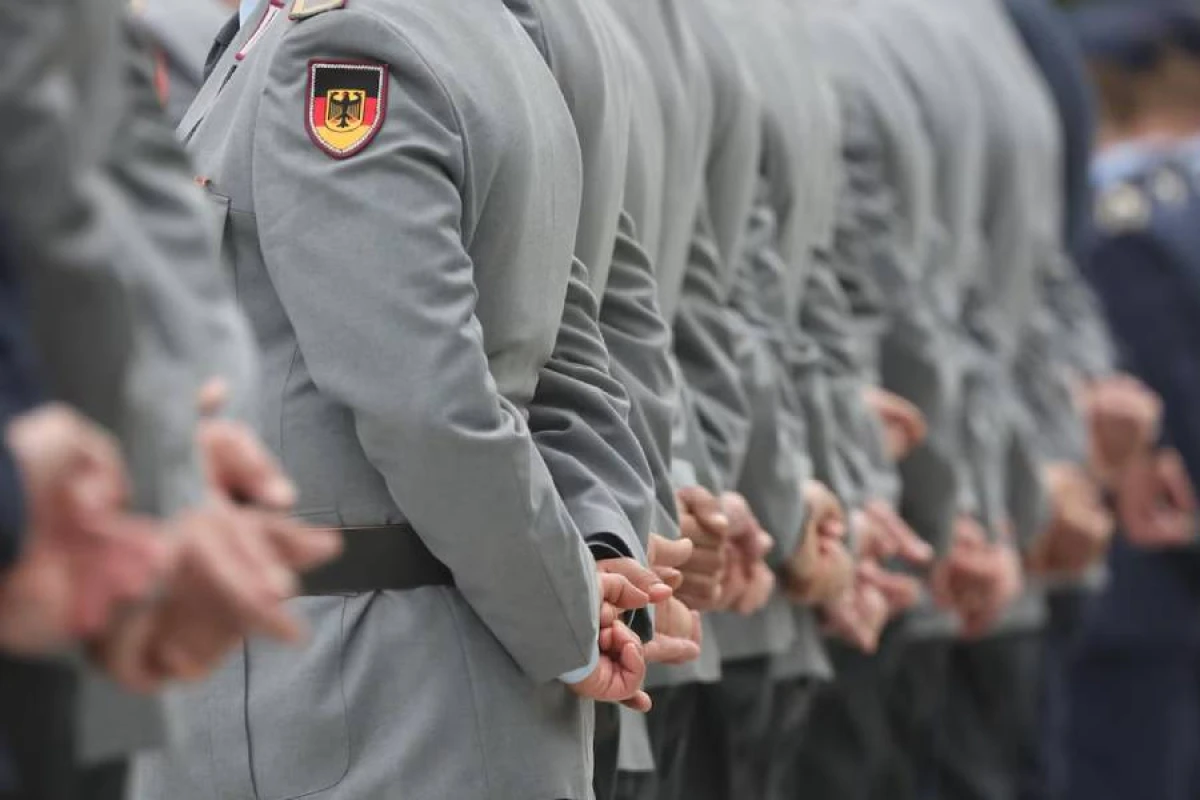 Almaniyada [[orduya çağırışın bərpası]] müzakirə olunur