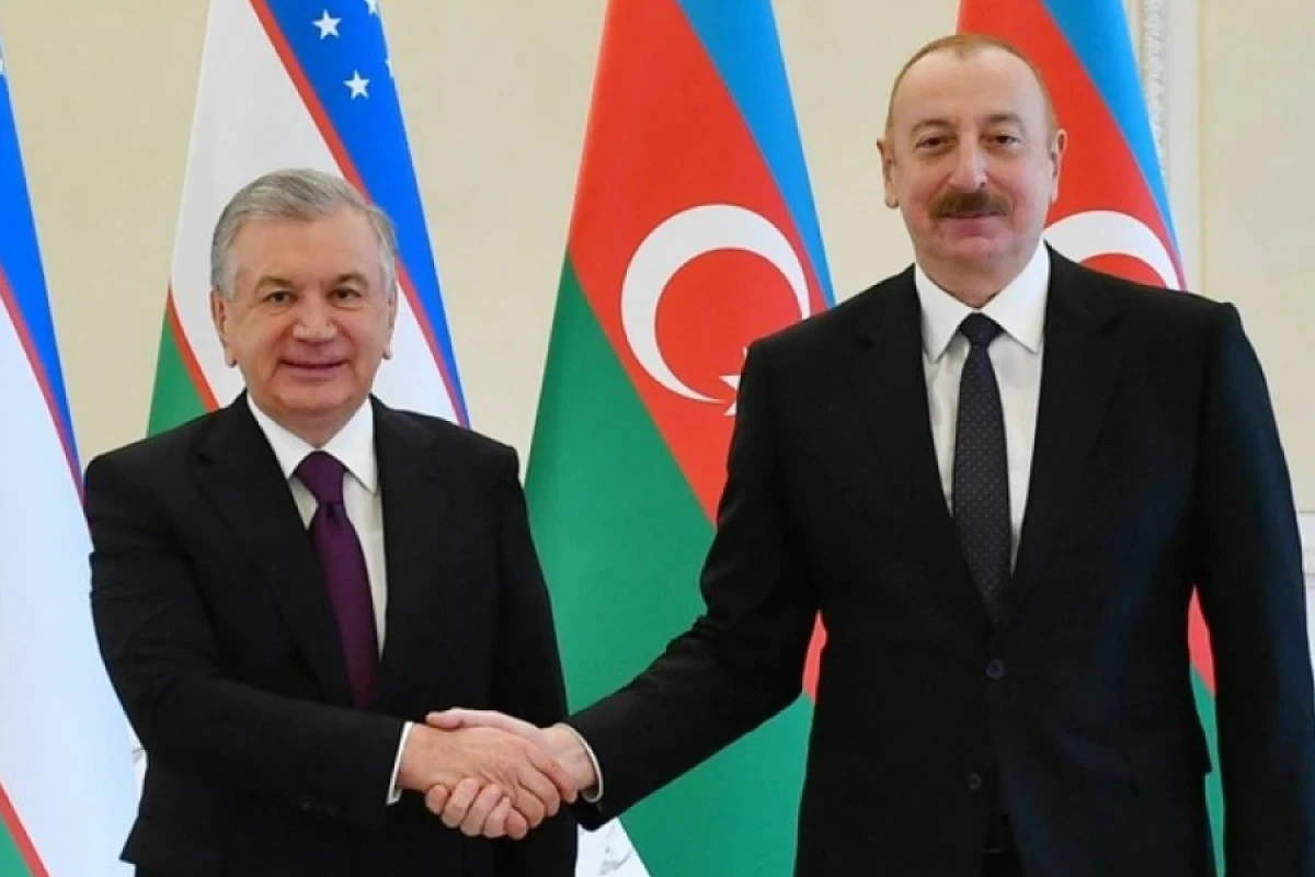 Şavkat Mirziyoyev [[Prezident İlham Əliyevi]] təbrik etdi
