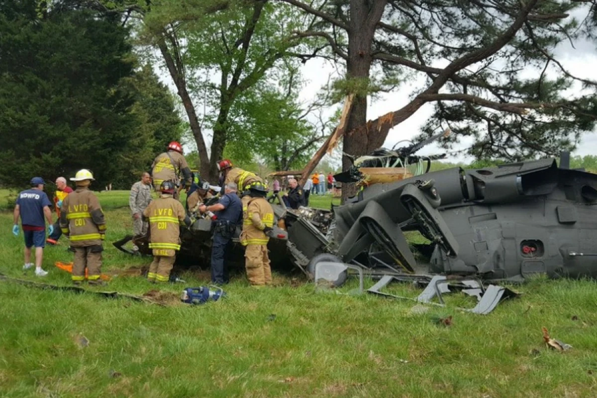 Filippində hərbi helikopter qəzası-  [[Altı nəfər öldü]]