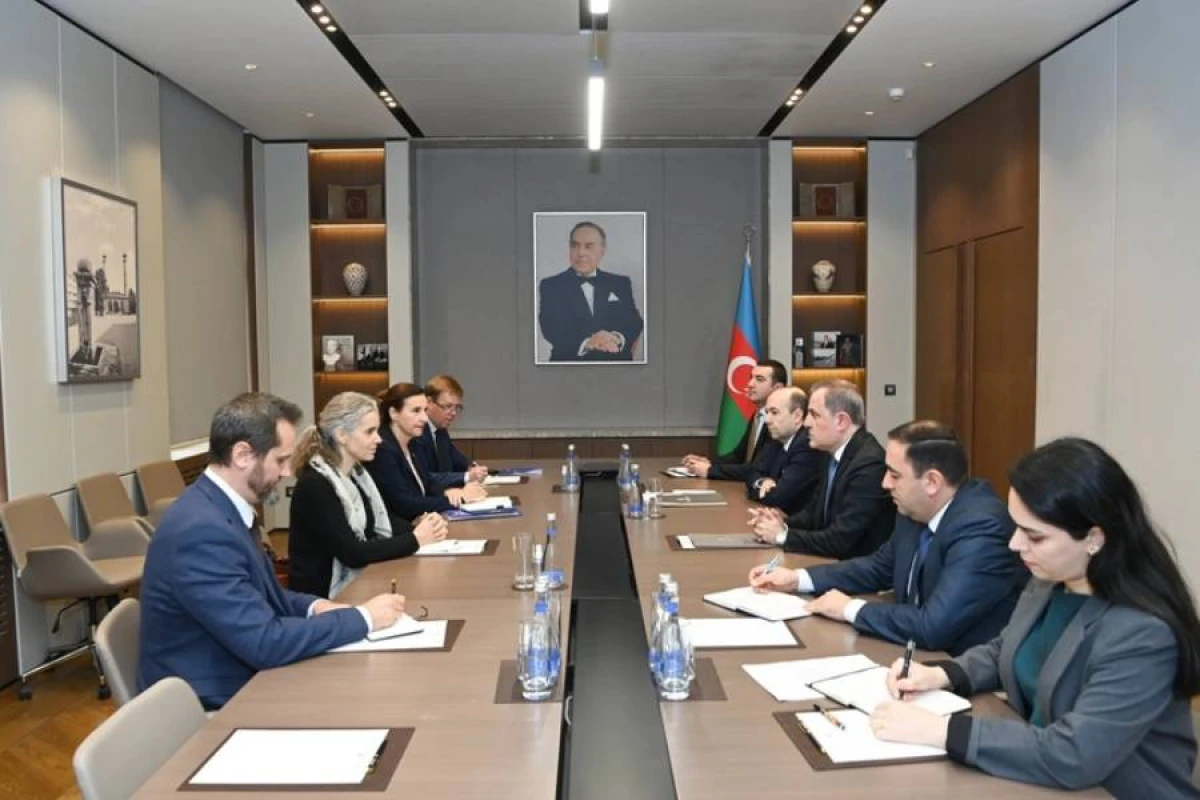 Ceyhun Bayramov Aİ-nin xüsusi nümayəndəsini [[Ermənistanla sülh prosesi barədə məlumatlandırdı]]