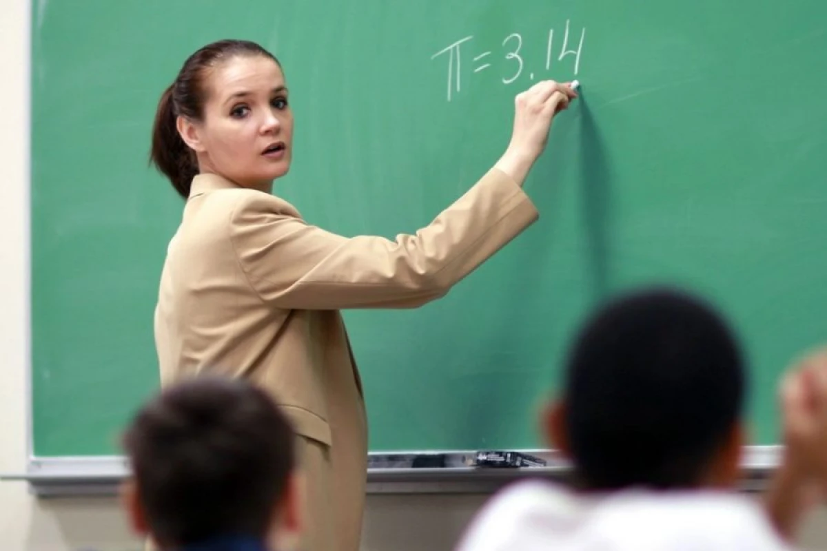 İş saatına görə əməkhaqqı [[müəllimlərin maaşına təsir edəcək?]]