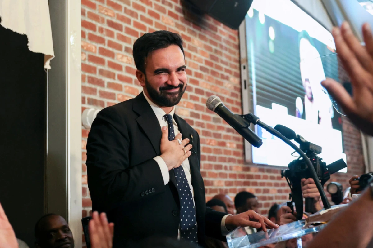 Nyu-York seçimini etdi [[— Demokratlar oyuna qayıtdı!]]