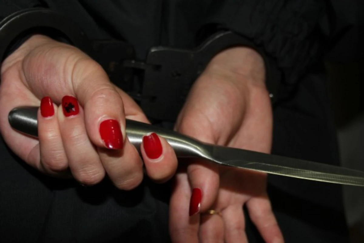 Gəncədə [[qadın küçədə qətlə]] yetirildi