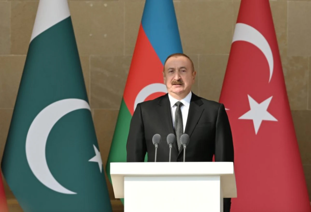 [[Prezident:]] Pakistan hərbçilərinin paradda iştirakı Azərbaycan, Türkiyə, Pakistan xalqlarının, ordularının birliyinin təzahürüdür