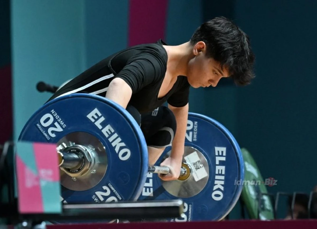 [[İslamiada:]] Ağırlıqqaldıranımız üç bürünc medal qazandı