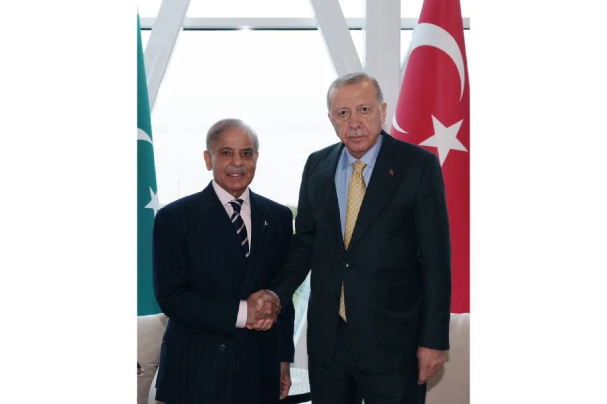 [[Türkiyə və Pakistan]] liderləri Bakıda görüşdü