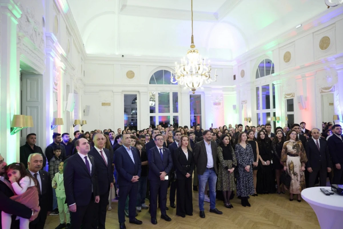 [[Zəfər Günü]] Strasburqda təntənə ilə qeyd olundu