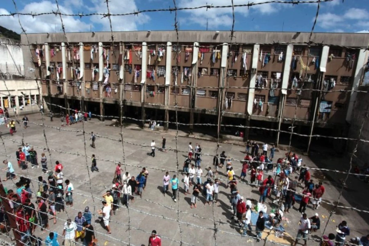 Həbsxanada iğtişaş: [[30-dan çox məhbus öldü]]