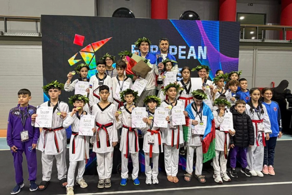 Yeniyetmə taekvondoçuların [[Afina uğuru]]