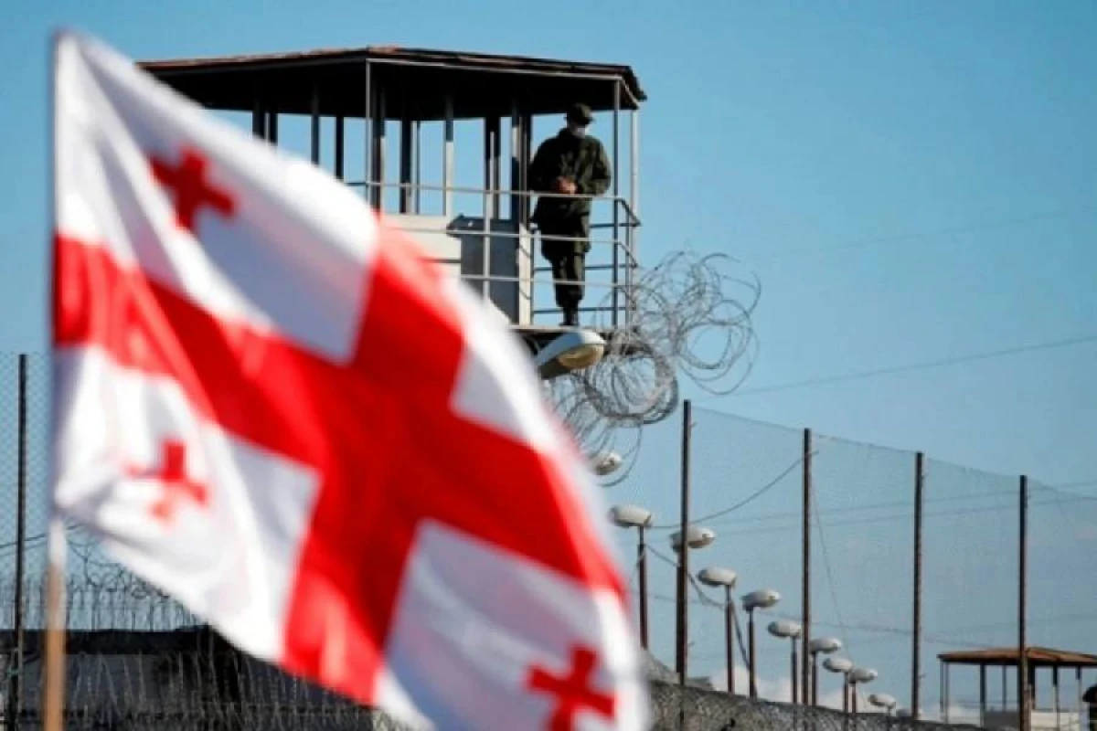 [[Gürcüstanda azərbaycanlılar da daxil  31 əcnəbi]] deportasiya olundu