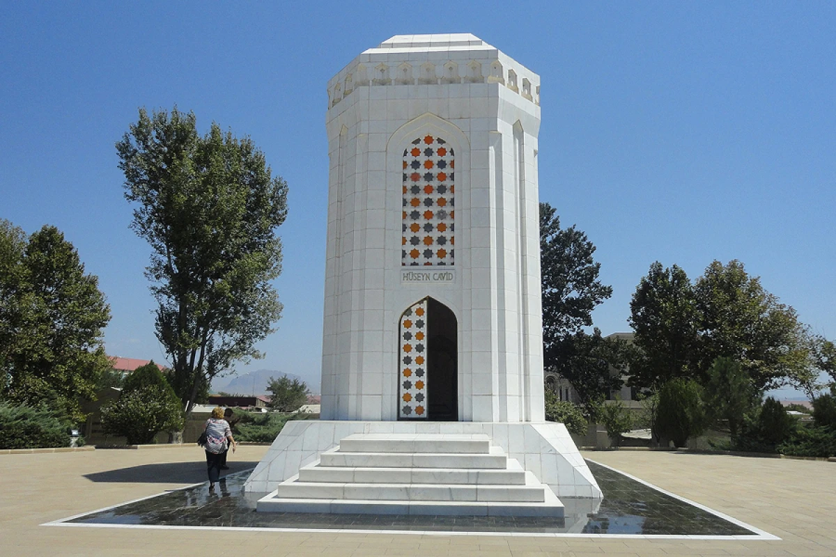 [[Hüseyn Cavid Məqbərəsi]] bərpa olunacaq