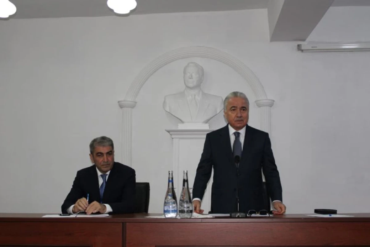 Balakən Rayon İcra Hakimiyyətinin başçısı [[kollektivə təqdim olundu]]