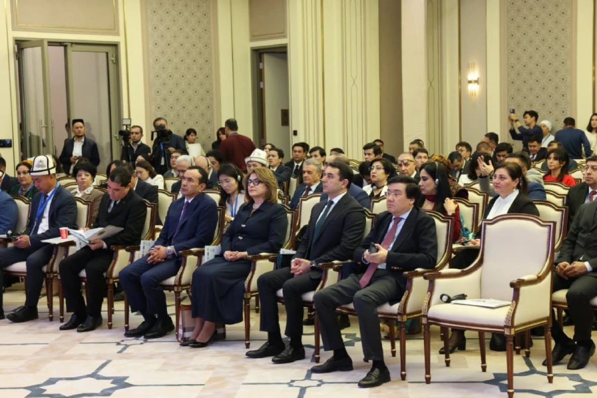 [[Azərbaycan nümayəndə heyəti]] Daşkənddə beynəlxalq konqresə qatıldı