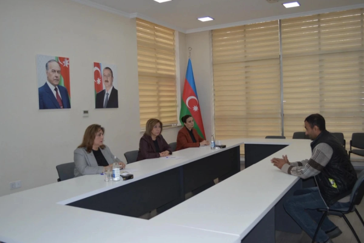 [[Bahar Muradova]] Naftalanda vətəndaşları qəbul etdi