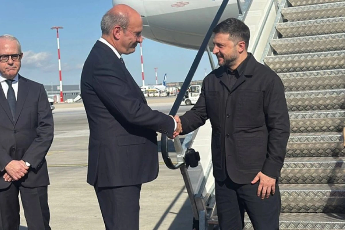 Zelenski Yunanıstana [[rəsmi səfər etdi]]