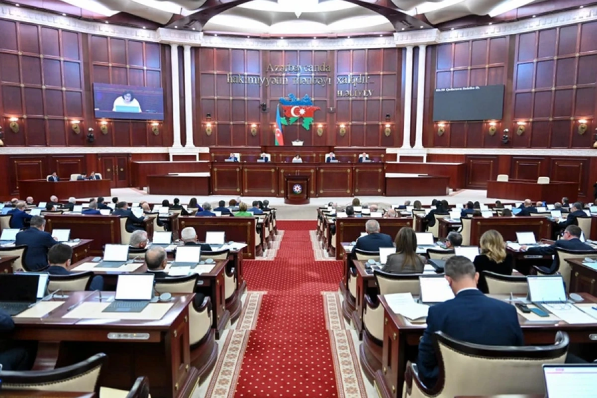 Milli Məclis [[gələn ilin büdcəsini]] müzakirə edir