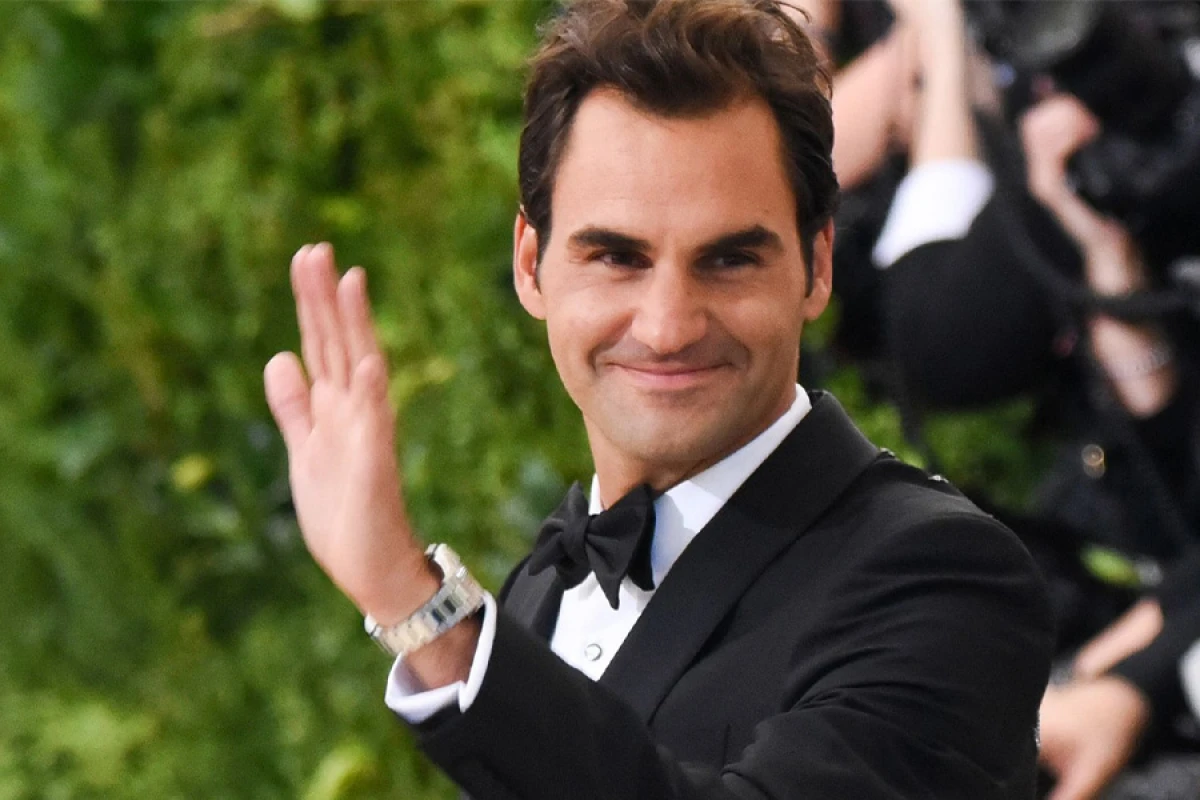 Tennis əfsanəsi [[Şöhrət Zalına]] düşdü