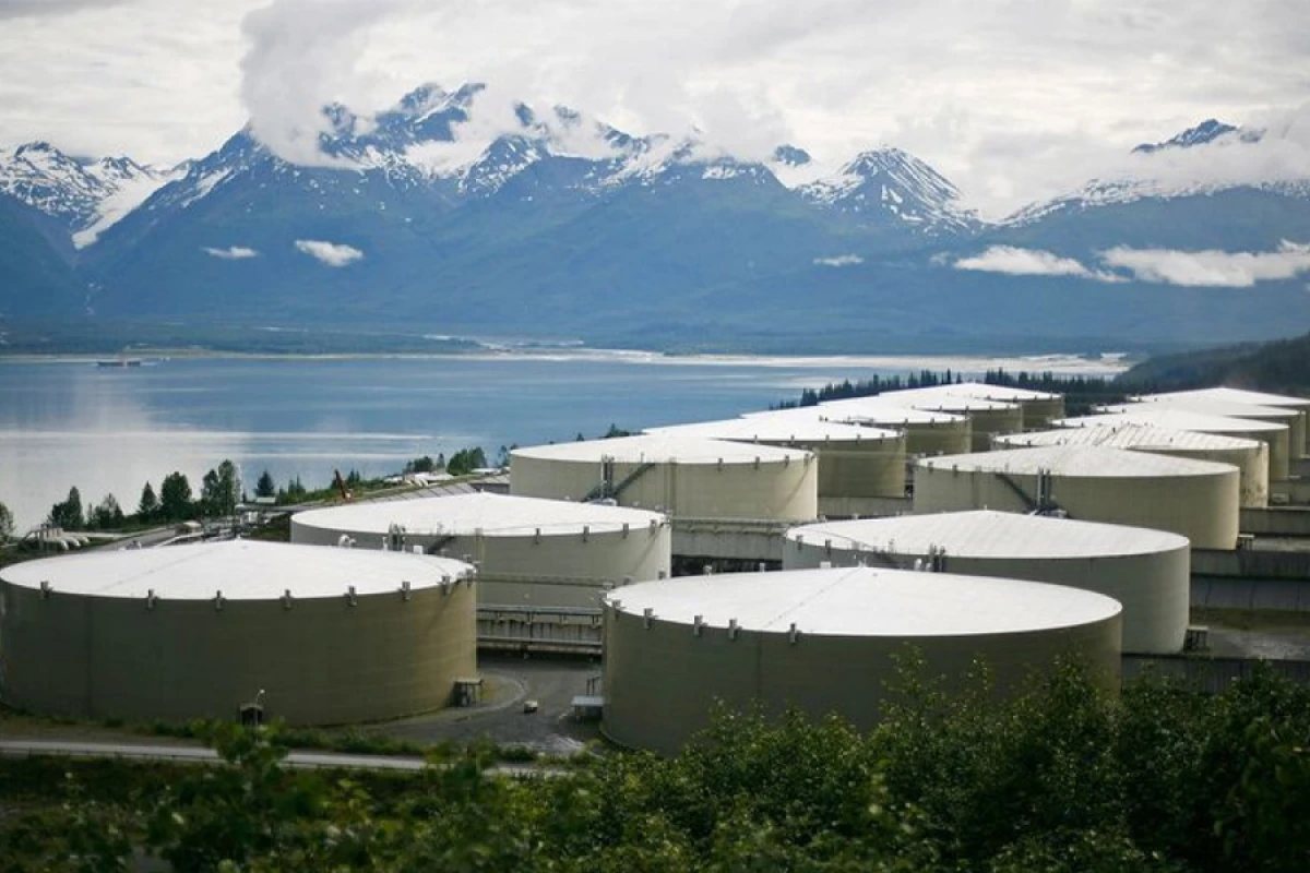 ABŞ-nin kommersiya neft ehtiyatları [[425 milyon bareldən]] aşağı endi