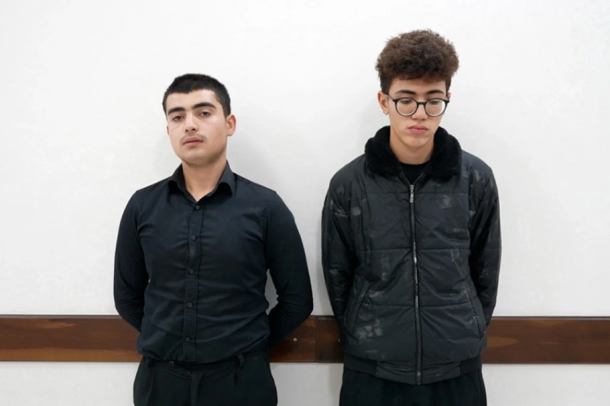 [[Şəhid məzarlarından]] oğurluq edən şəxslər saxlanıldılar