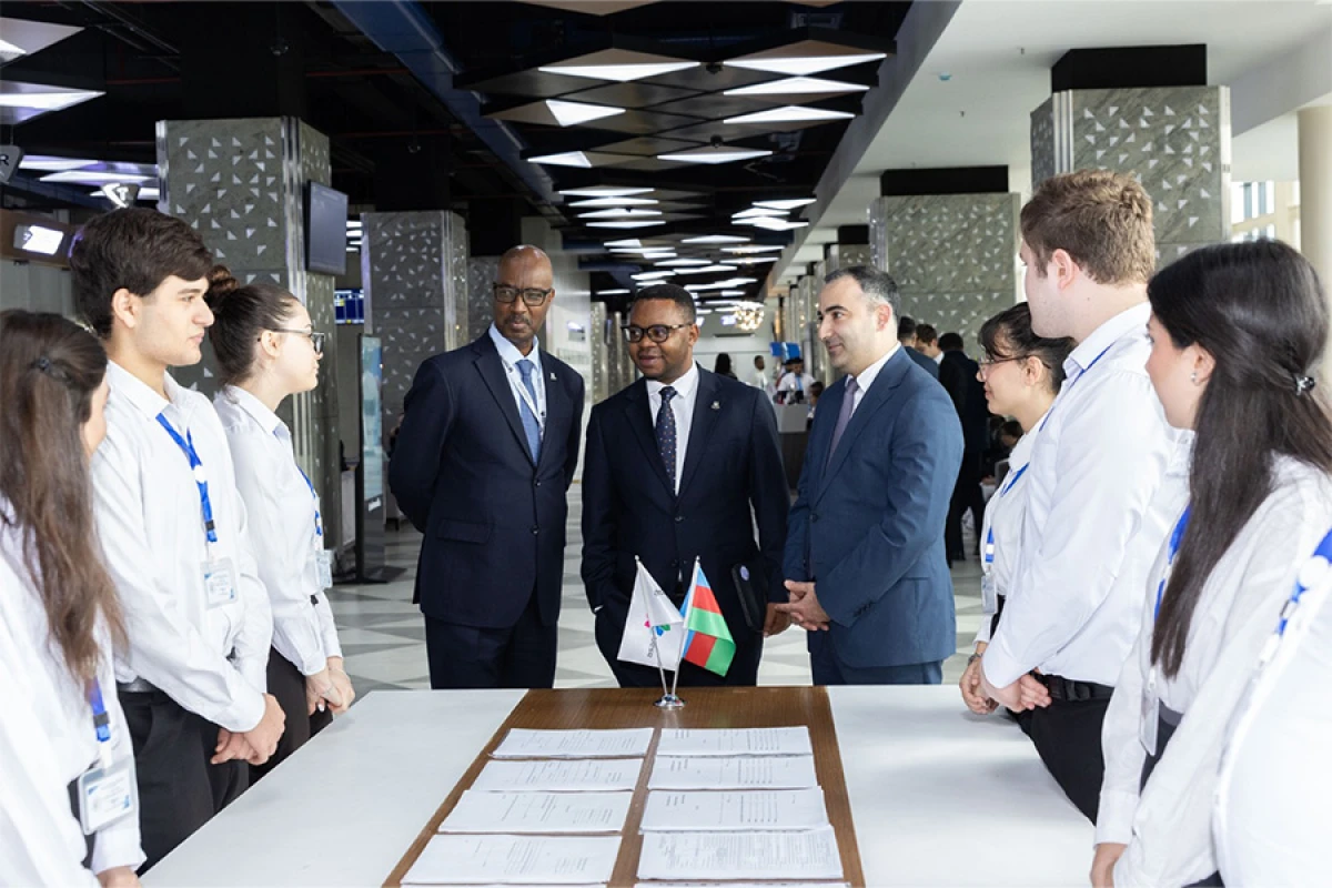 Ruandanın və Zimbabvenin [[yüksəksəviyyəli rəsmiləri]] "ASAN xidmət"də oldular