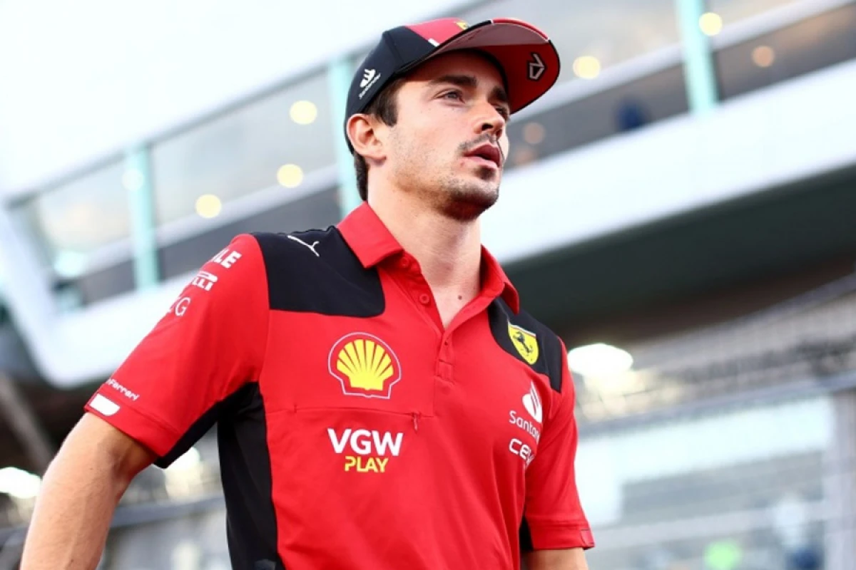 Lekler ikinci məşqdən sonra [[qayda pozuntusu ilə]] gündəmdə