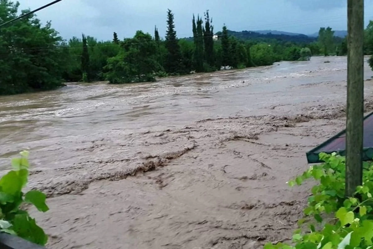 Vyetnamda [[daşqınlar nəticəsində]] ölənlərin sayı 55-ə çatdı