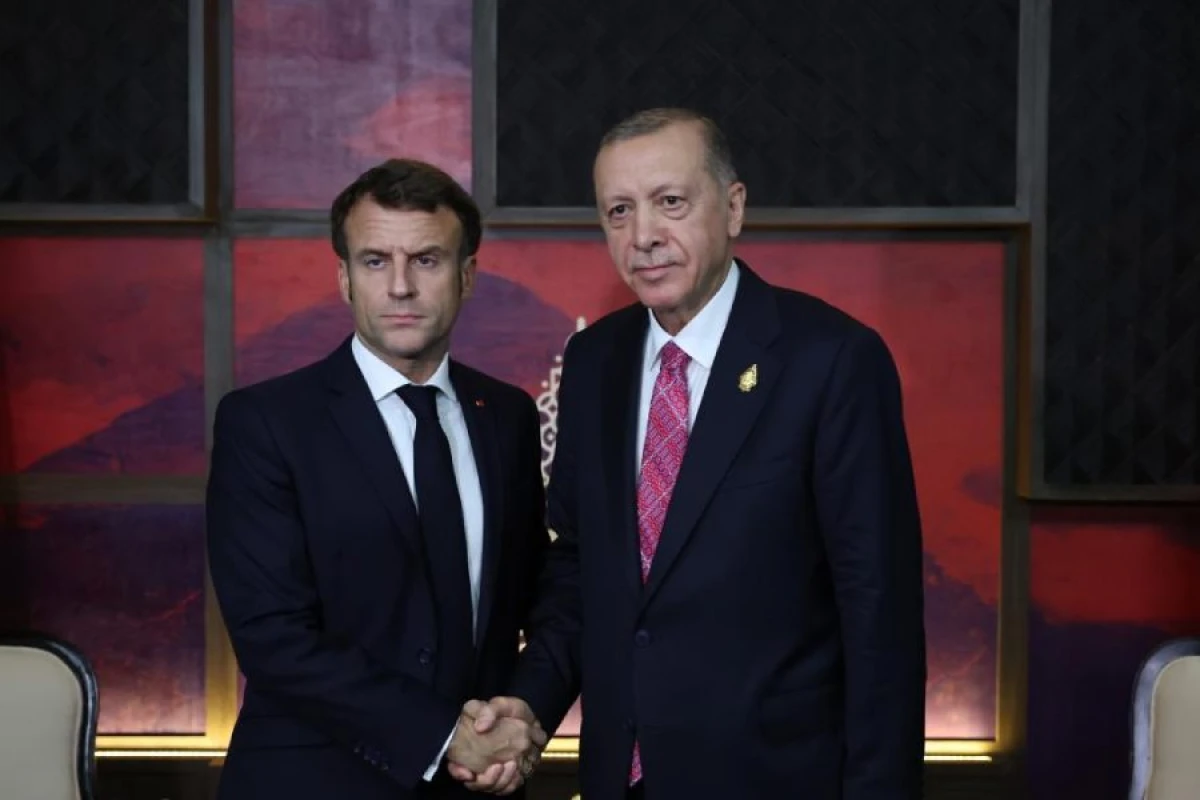 Ərdoğan Makronla [[görüşdü]]