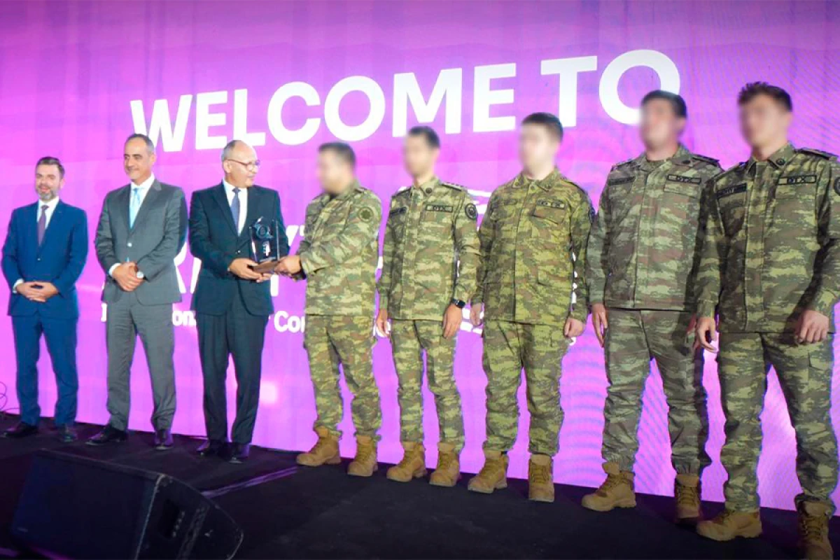 Azərbaycanın Milli Kibertəhlükəsizlik Mərkəzinin komandasından [[“ARMYTHON” beynəlxalq müsabiqəsində tarixi uğur]]