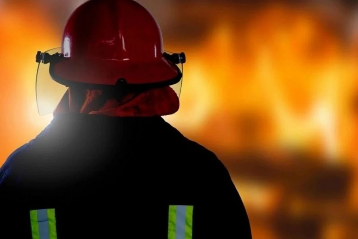 Bakıda çoxmərtəbəli binada [[yanğın başladı]]