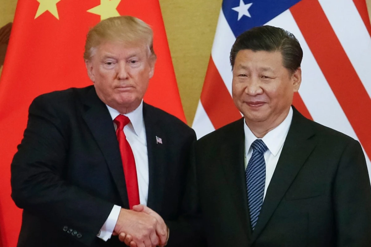 [[Si Cinpin Trampla]] danışdı