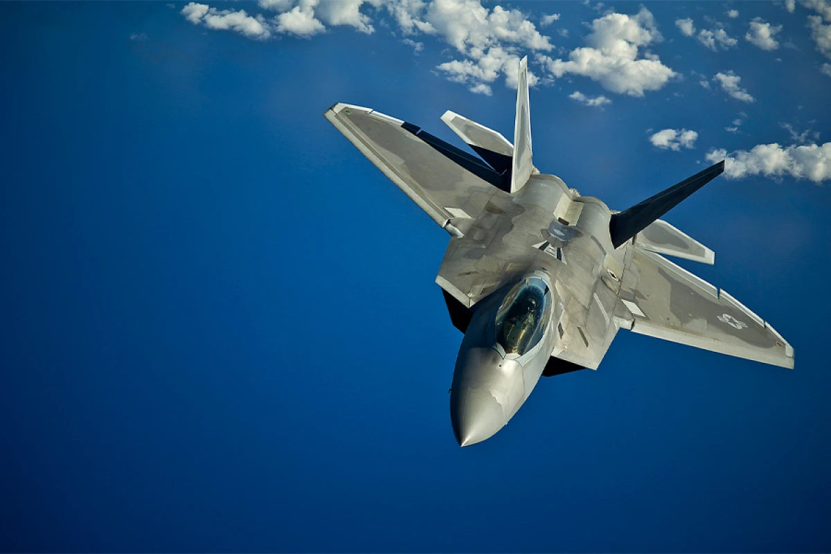 Başqalarına qadağandır! [[Amerika ordusunun DAYAĞI: F-22 “Raptor”!]]