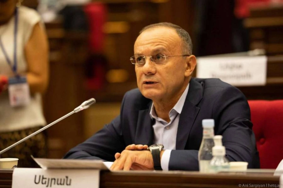 Ermənistan parlamentində [[siyasi məhbuslarla bağlı dinləmələr]] keçirildi