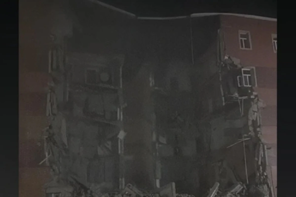 Goranboyda [[5 mərtəbəli yaşayış binasının]] bir bloku tamamilə çökdü