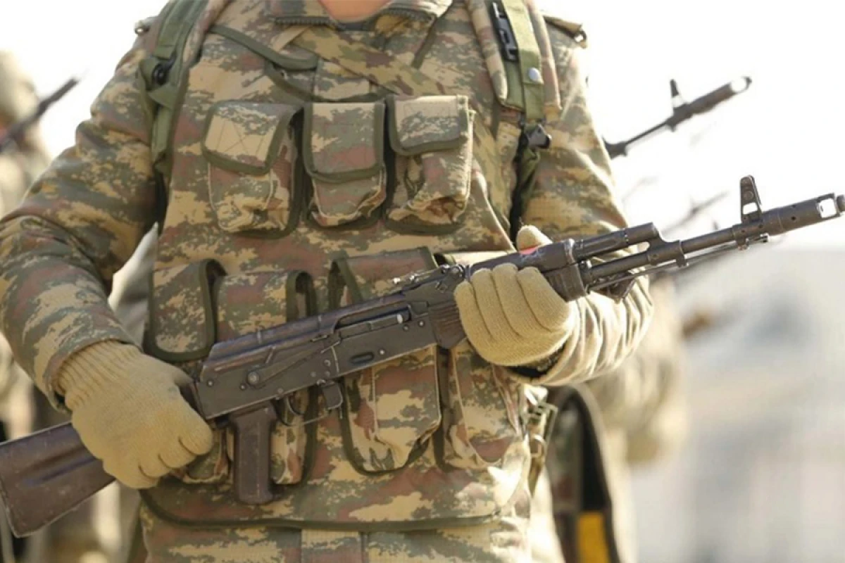 Zabitlərin hərbi xidmət müddətinin azaldılması nə vəd edir? [[– AÇIQLAMA]]