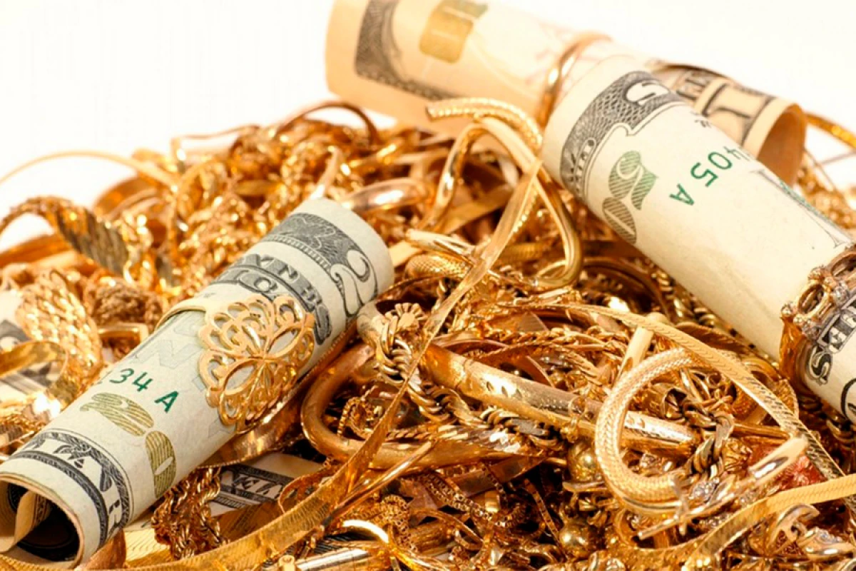 Evdən qızıl-zinət əşyaları [[oğurlayan qadın]] saxlanıldı