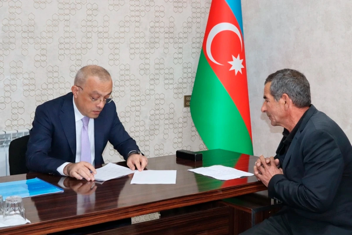 [[Zaur Mikayılov]] Yevlaxda vətəndaşlarla görüşdü