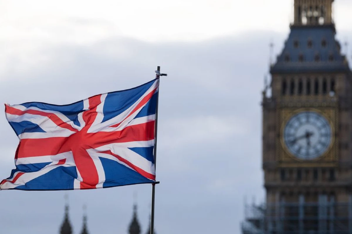 Britaniya büdcə kəsirinə görə səfirlik binalarını [[satacaq]]