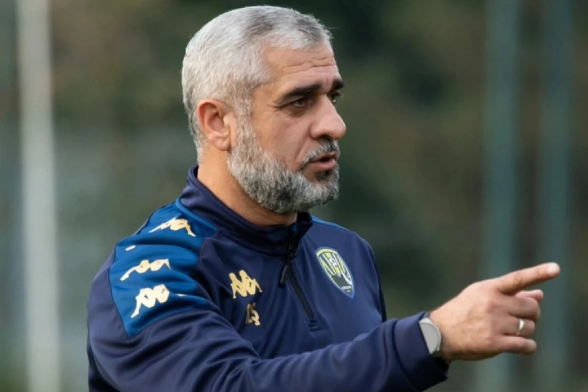 [["Səbail" "Kəpəz"dən]] ayrılan baş məşqçi ilə anlaşdı