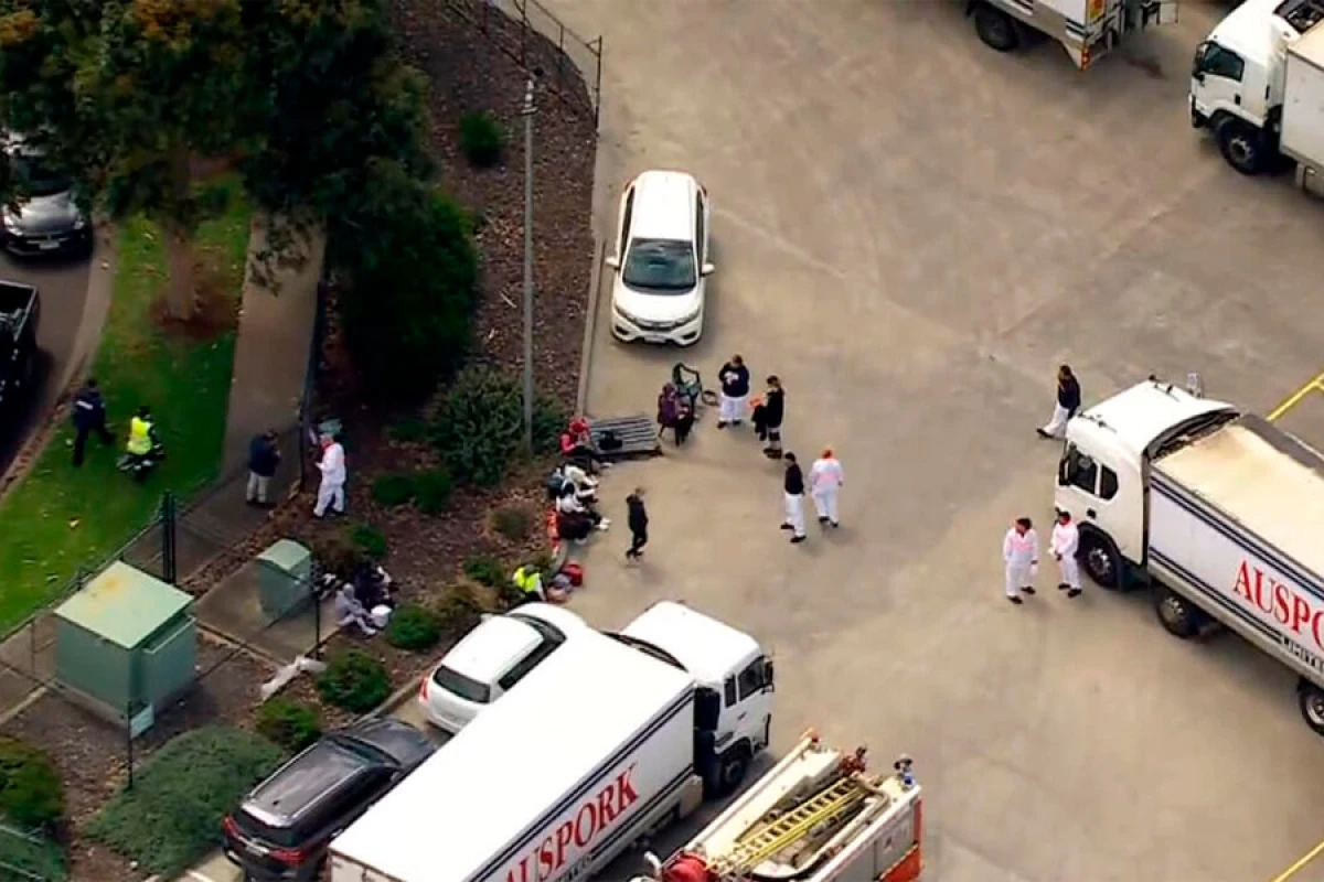 Avstraliyada zavodda [[20-dən çox işçi]] zəhərləndi