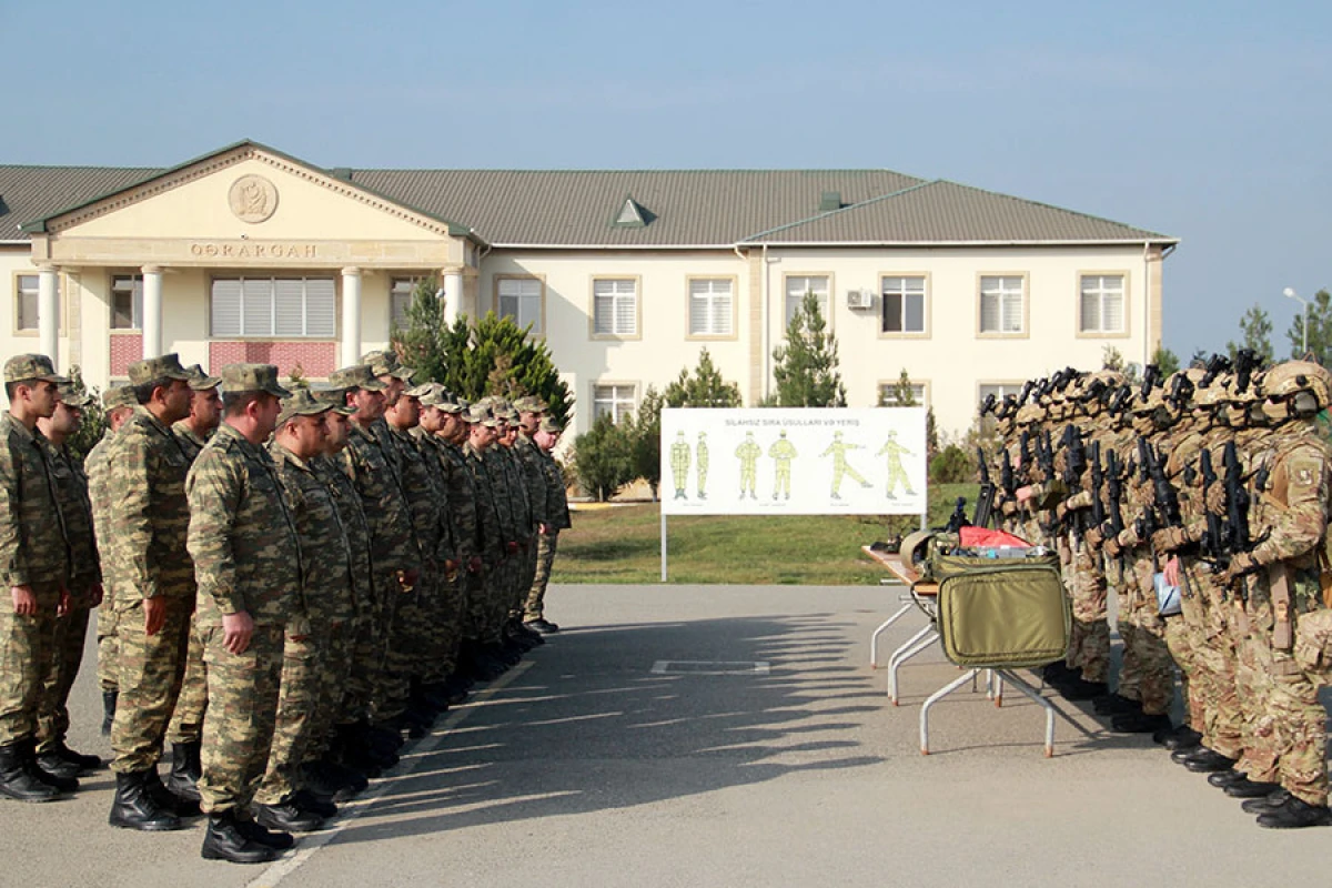 Hərbi vəzifəlilərlə təlim toplanışı keçirildi [[- VİDEO]]