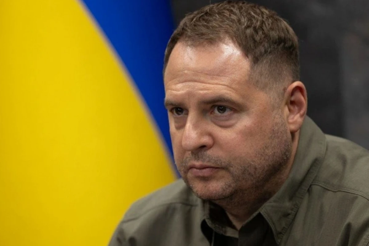 Yermakın Ukraynadan [[çıxmasına qadağa qoyuldu]]