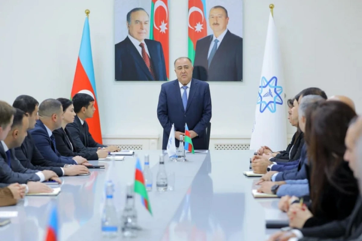 Naxçıvanın yeni [[səhiyyə nazirinin müavini]] kollektivə təqdim edildi
