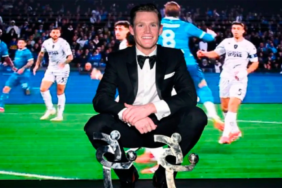 “Napoli”nin lideri liqaya [[damğa vurdu]]