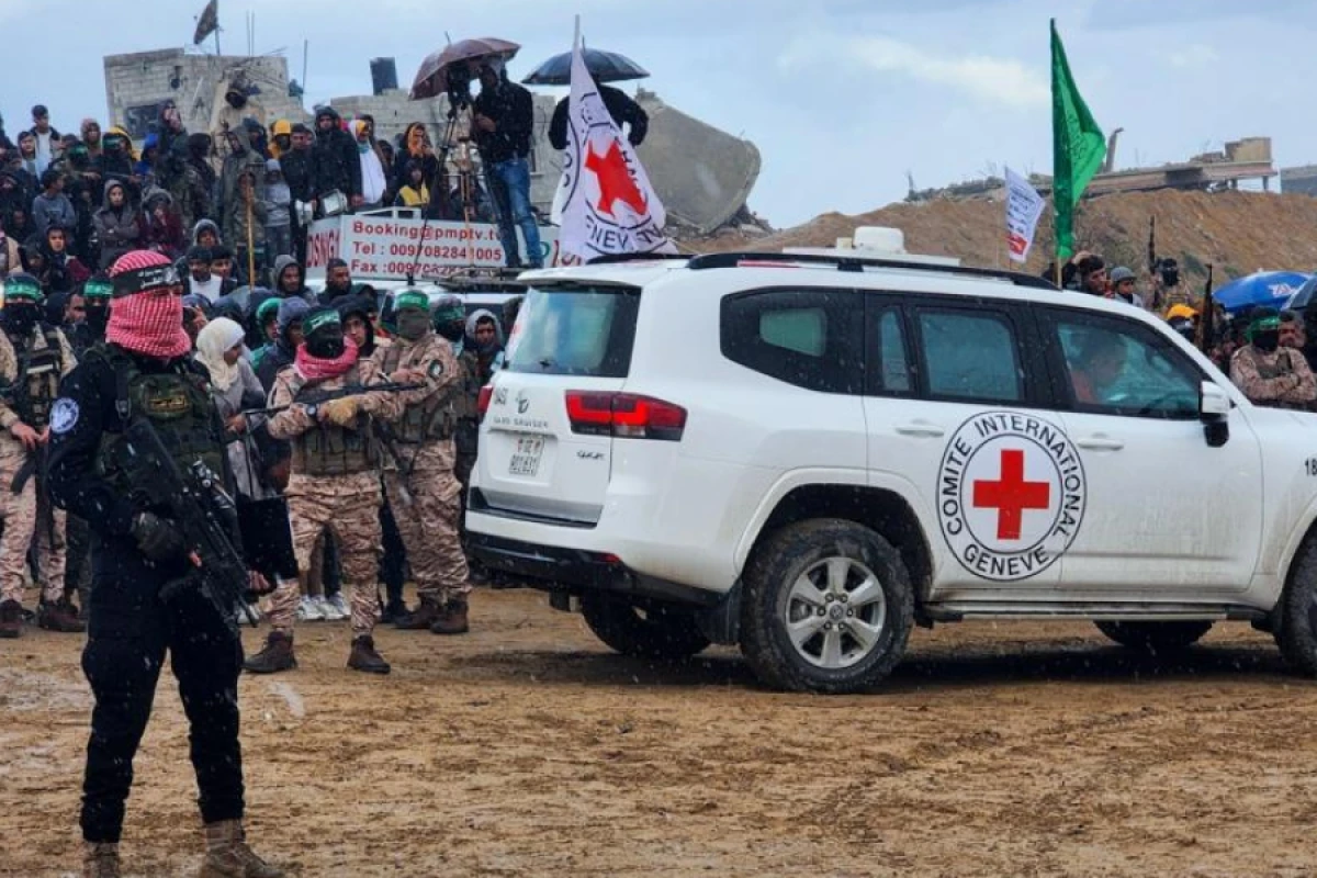 İsrail daha bir [[girovun qalıqlarını]] təhvil aldı