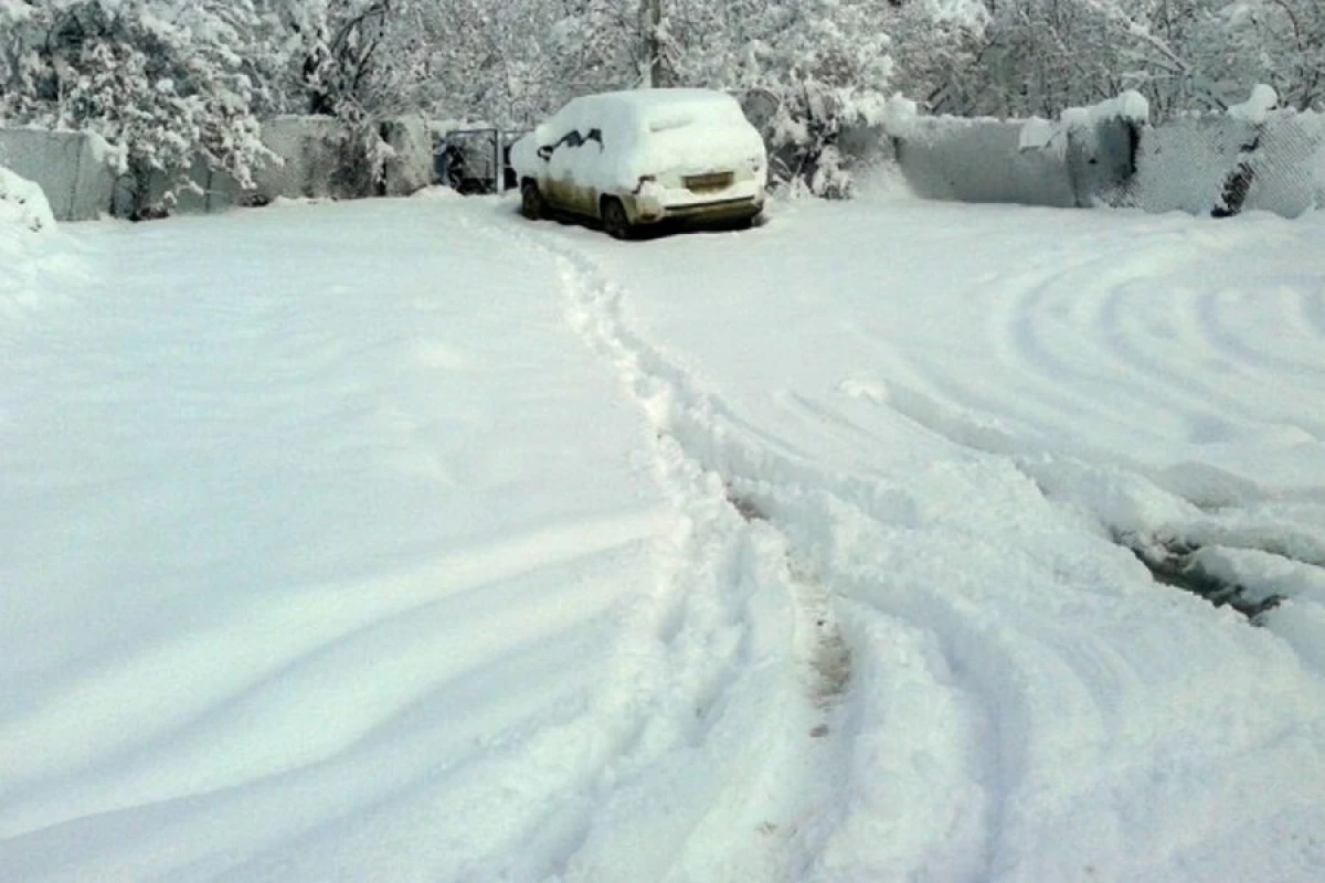 Bəzi ərazilərə qar yağdı [[- FAKTİKİ HAVA]]