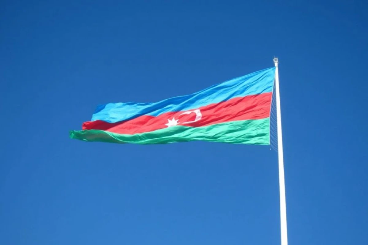 Dövlət Suverenliyi Günü [[bayramlar sırasına]] daxil edilir