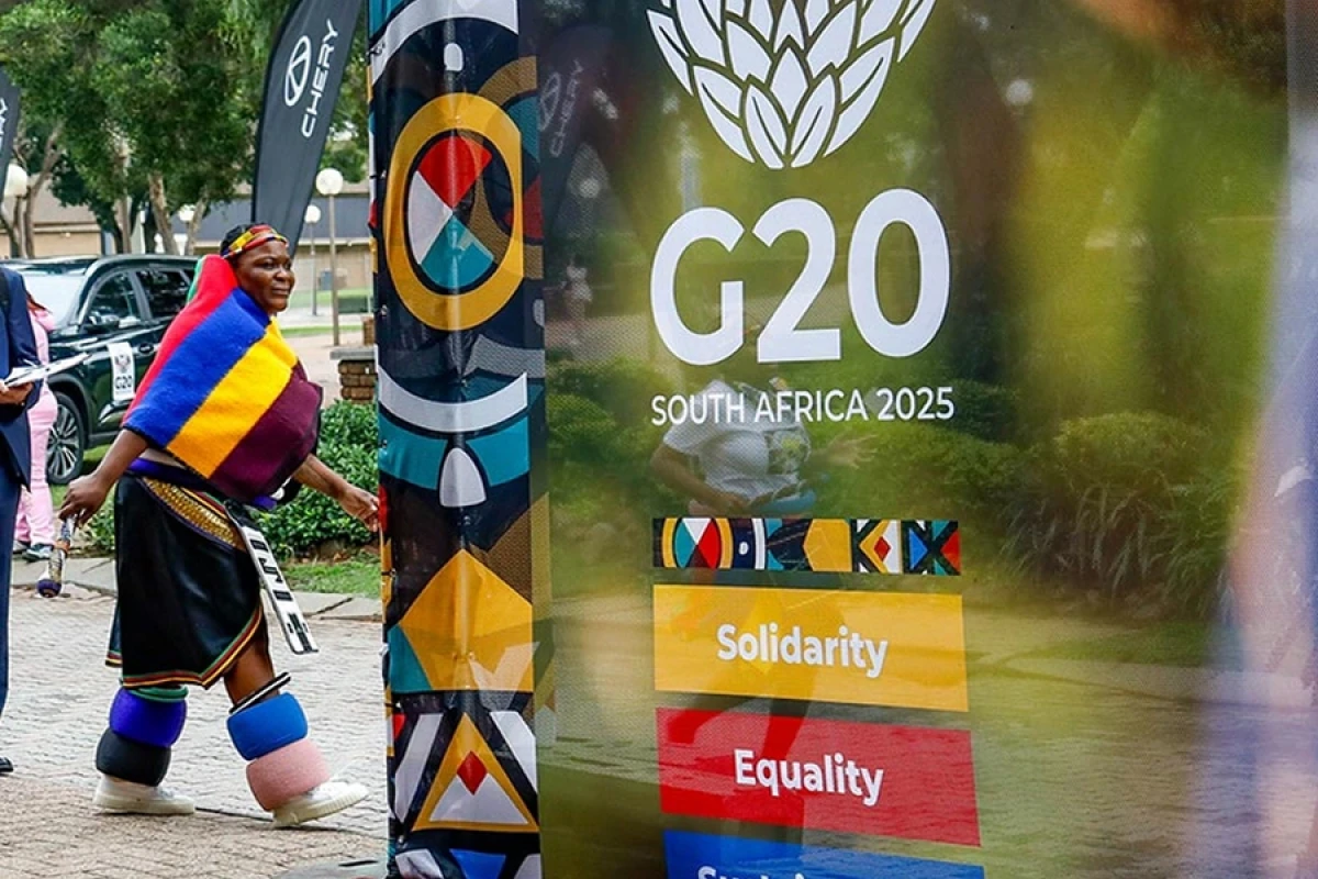 [[CAR G20-də]] fəaliyyətini müvəqqəti dayandırdı