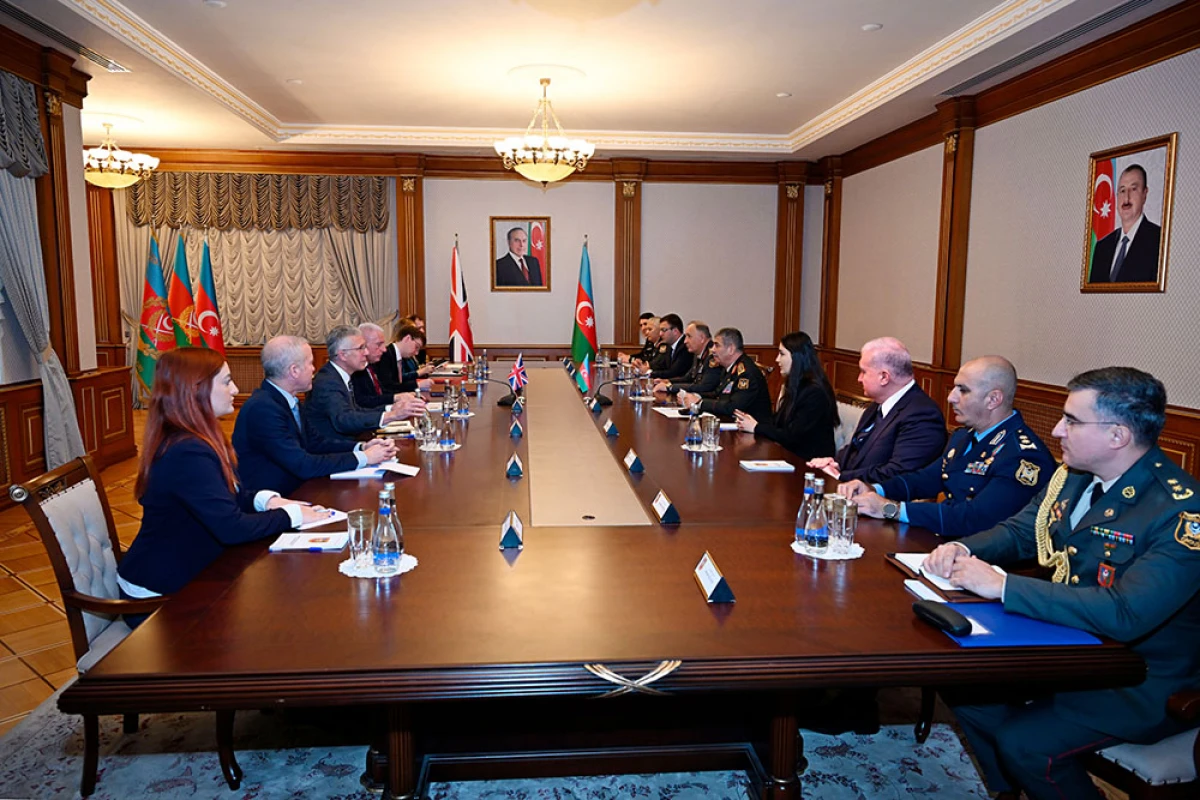 Azərbaycan və Böyük Britaniya arasında hərbi əməkdaşlıq məsələləri müzakirə edildi [[- VİDEO]]